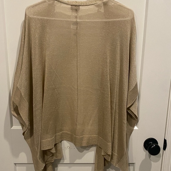 Chico’s Solid Shimmer Ruana Wrap NWT Size S/M - Picture 6 of 9